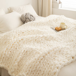 White chunky knitted outlet throw